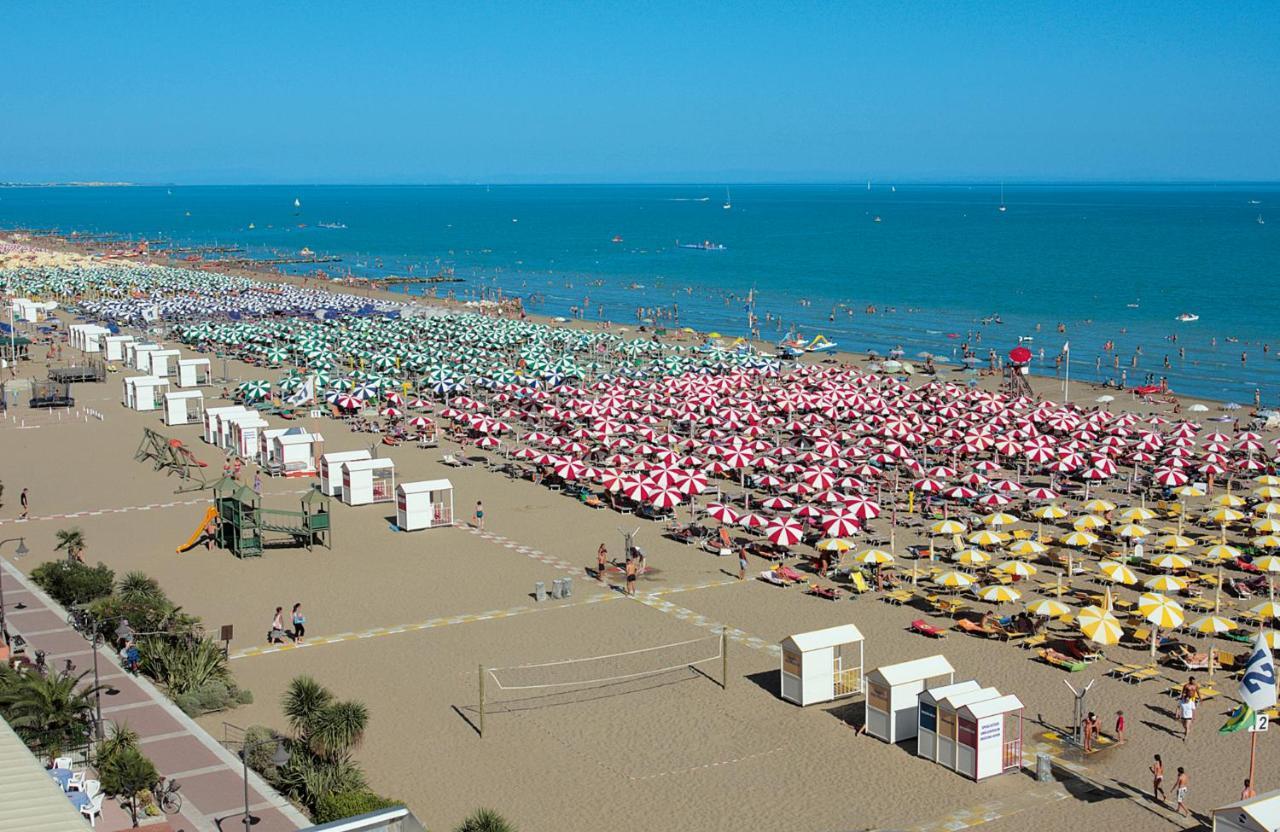 Maestrale Canova Apartments Caorle Exterior photo