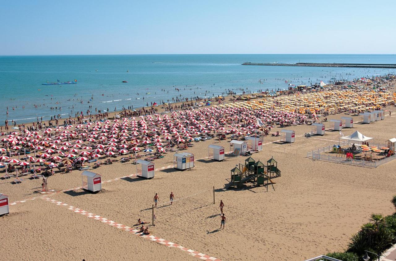 Maestrale Canova Apartments Caorle Exterior photo