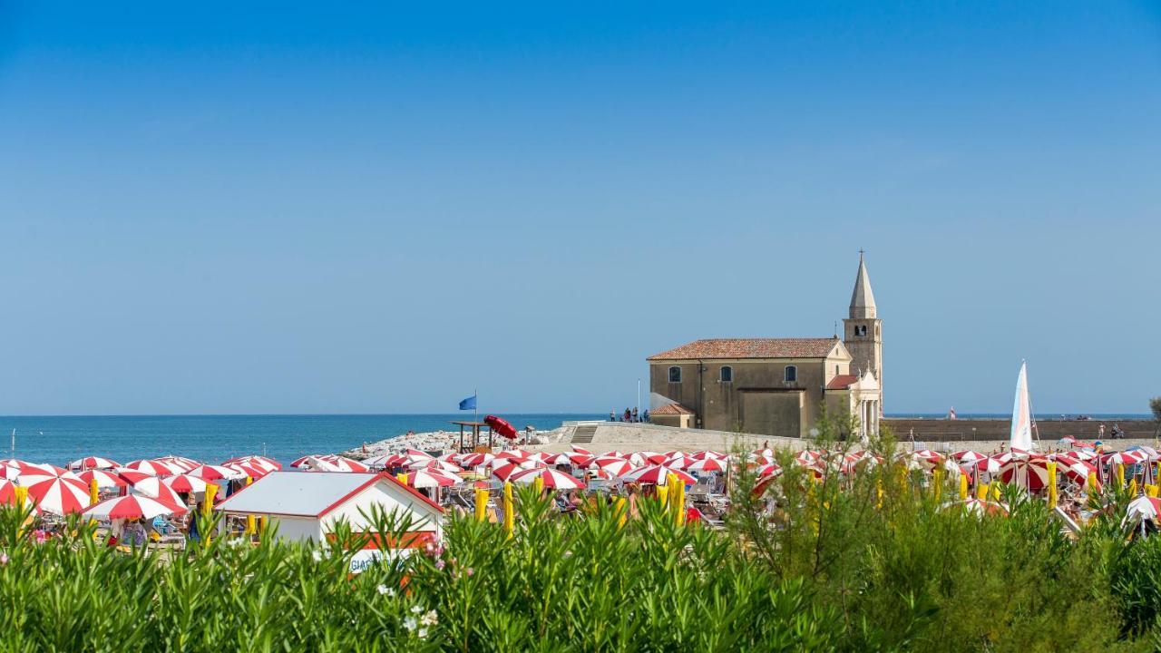 Maestrale Canova Apartments Caorle Exterior photo