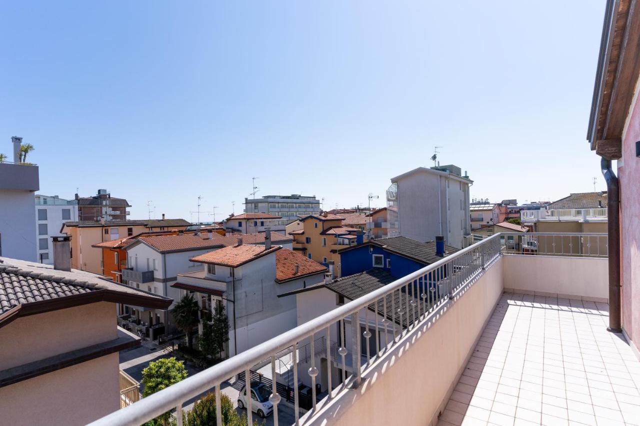 Maestrale Canova Apartments Caorle Exterior photo